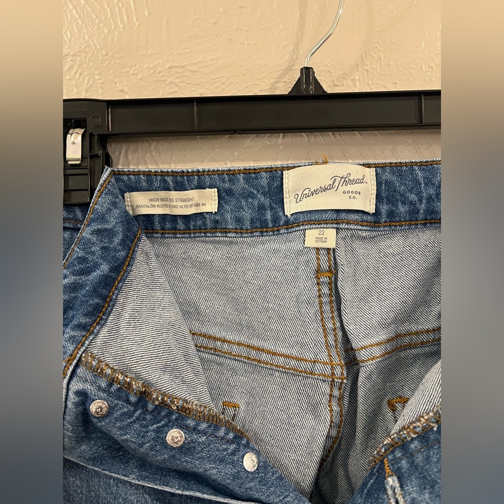Women's High-Rise 90's Straight Jeans - Universal Thread™ Medium Wash 22 - Picture 5 of 8